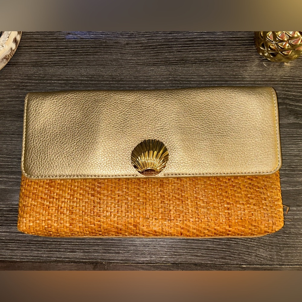 Lilly Pulitzer Elegant Gold and Tan Clutch with Seashell🐚